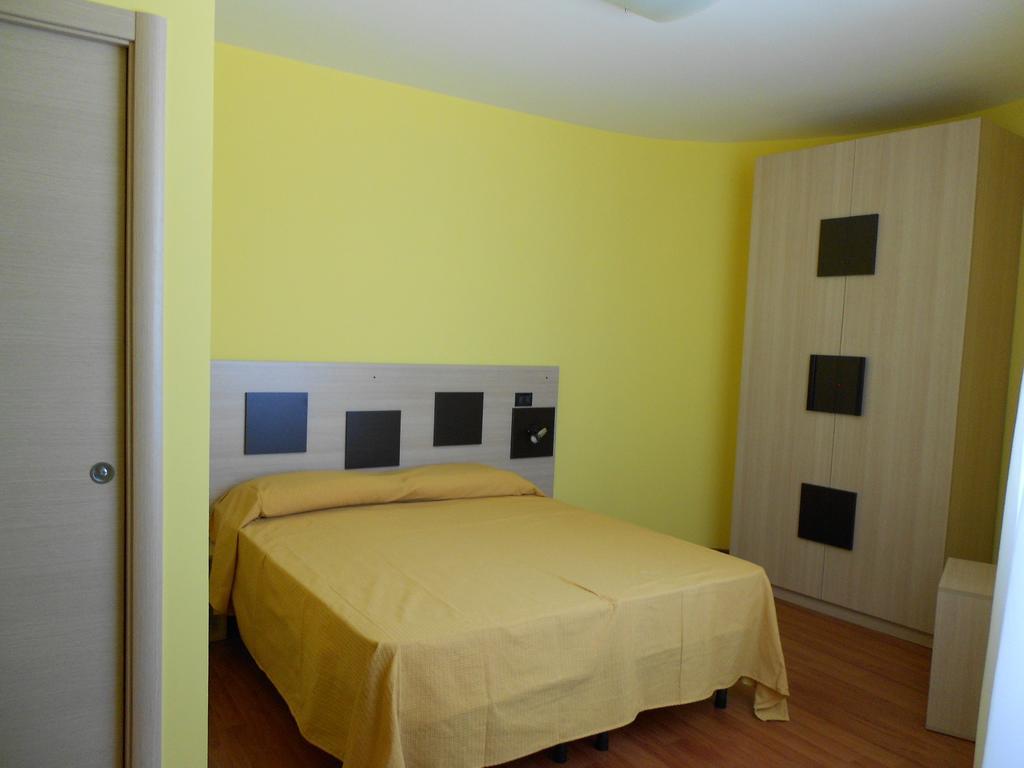 Hotel Alta Marea Gioiosa Marea Pokoj fotografie
